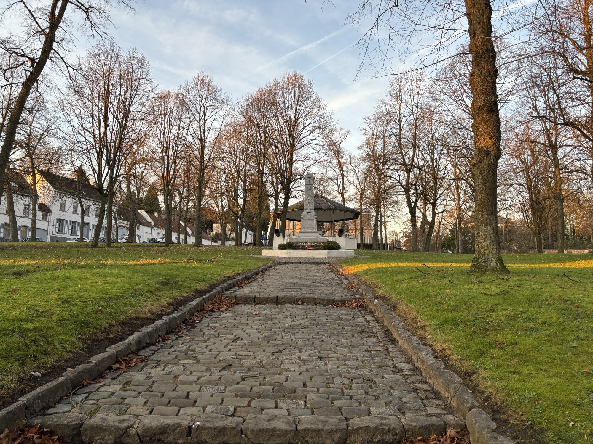 Le monument aux morts des deux dernières guerres mondiales